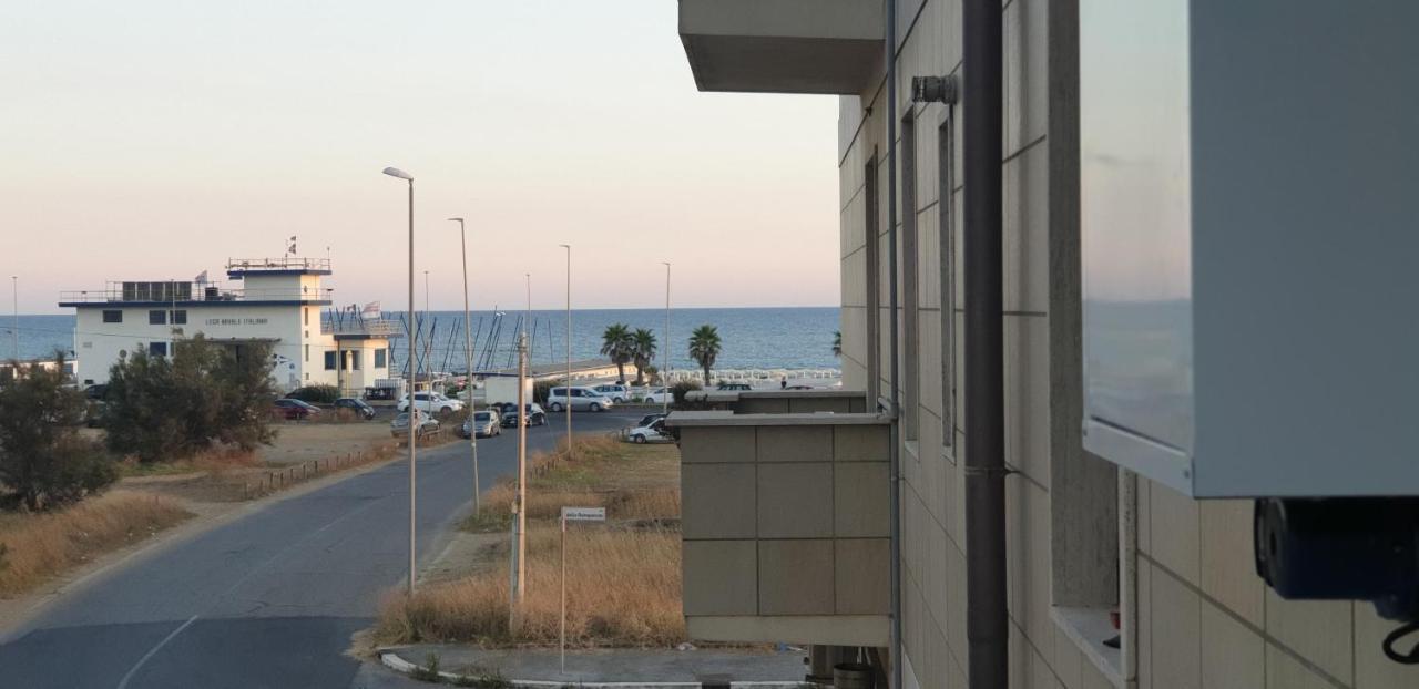 Appartamento Roma Casa Vacanza Sea House Rome 50 Metri Dal Mare Lido di Ostia Eksteriør billede