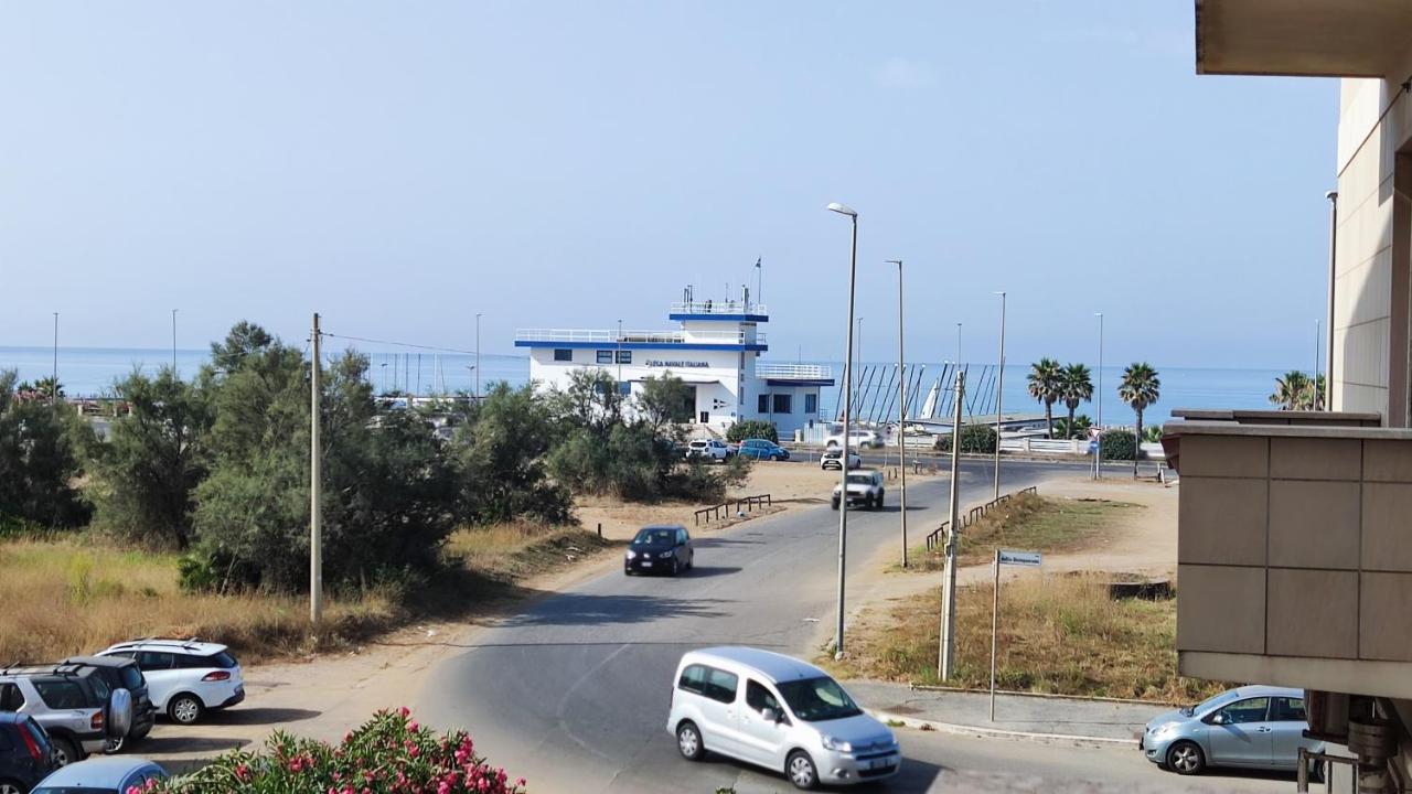 Appartamento Roma Casa Vacanza Sea House Rome 50 Metri Dal Mare Lido di Ostia Eksteriør billede